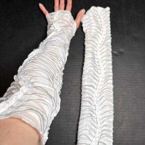 White Mummy Arm Warmers Womens Bandage Textured Ruffle Hand Gloves Ghost Costume - Picture 3 of 6